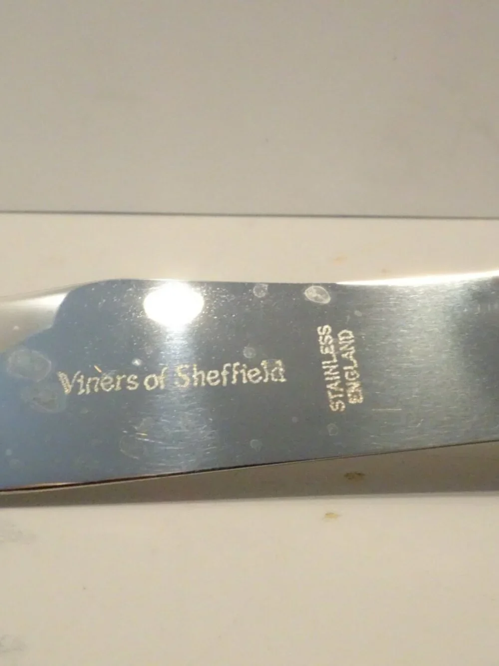 Set of 6 Vintage VINERS of SHEFFIELD Silver Plate STEAK KNIVES